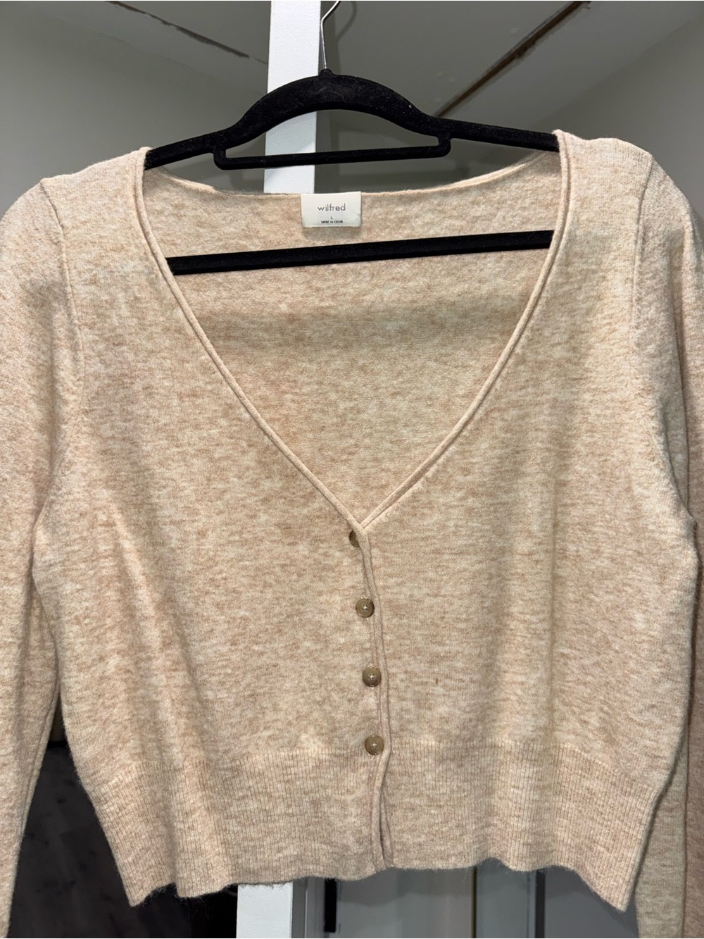 Aritzia Wilfred Soft Beige V-Neck Button Crop Cardigan